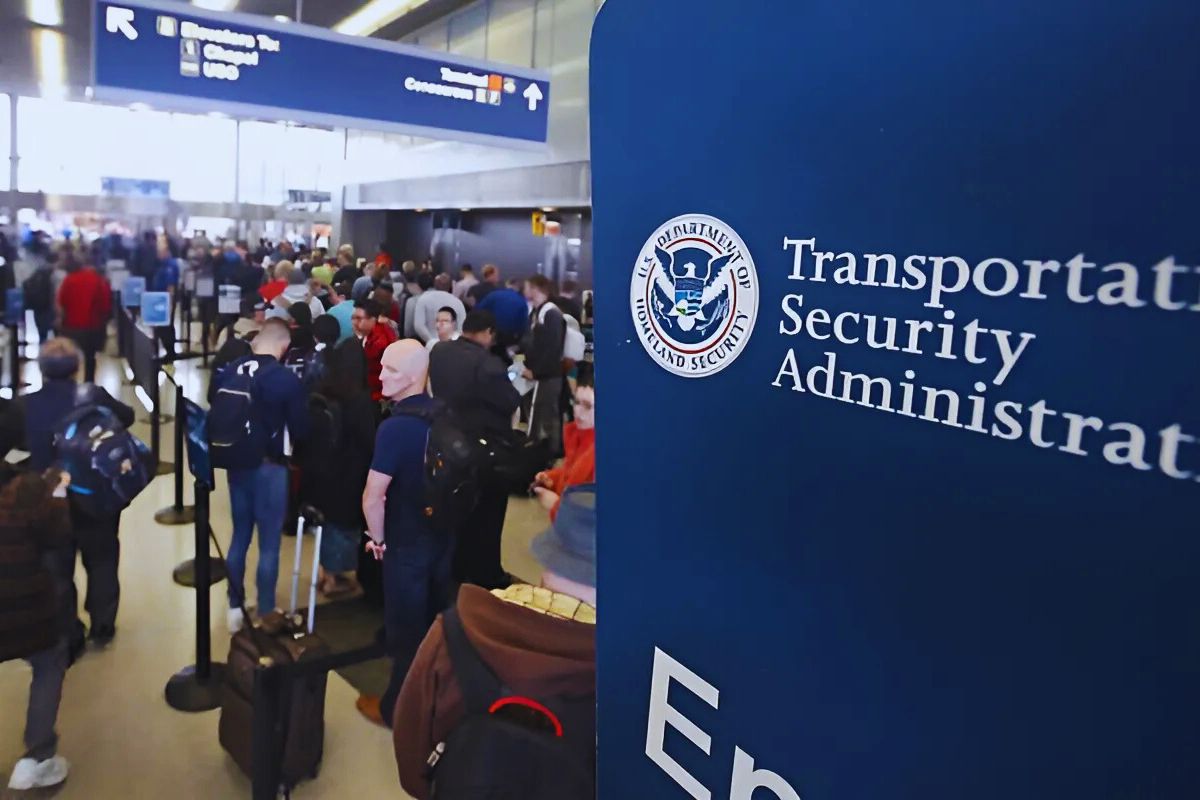 TSA Issues Cybersecurity Warnings for Air Travelers: Protecting Personal Data at Airports